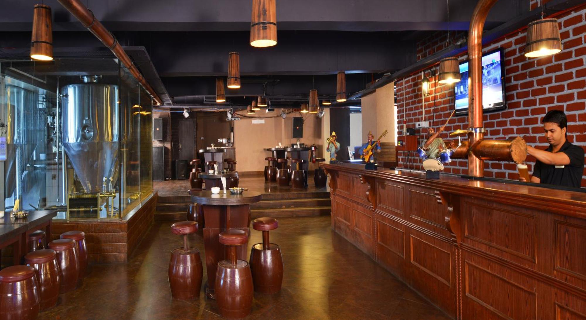 The Corinthians Resort And Club Pune Exteriör bild The bar at the brewery